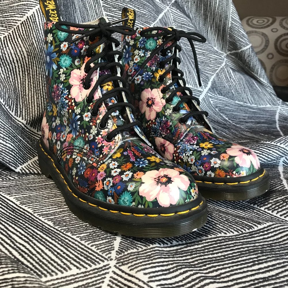 boots - Picture 9 of 10